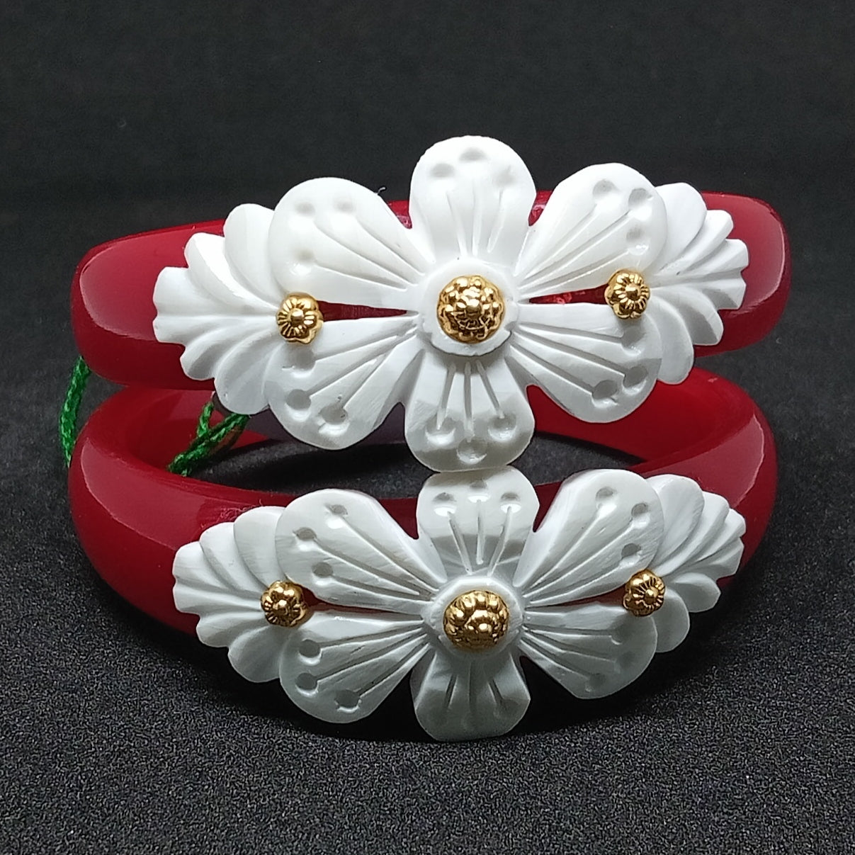 Sakha Pola Bangle with Conch Shell Design