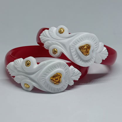 Sakha Pola Bangle with Conch Shell Design